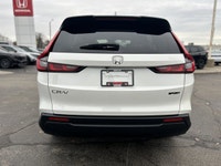 Harness dynamic performance and all-weather confidence with this exceptional Platinum White Pearl 20... (image 5)