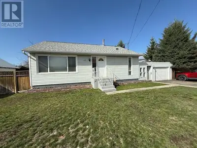 Charming starter home or ideal for downsizing, this centrally located property boasts a spacious ful...