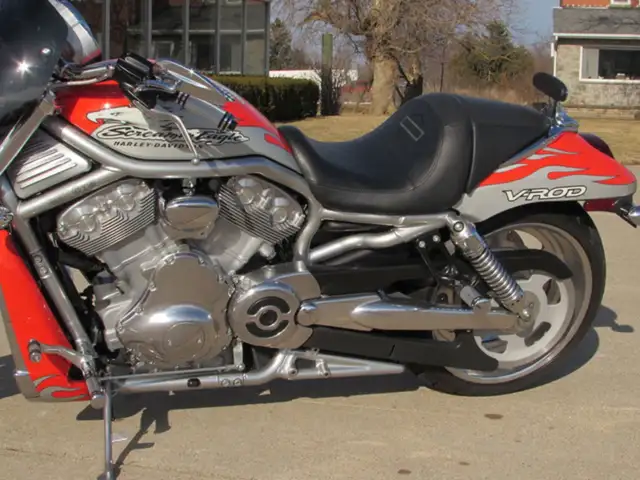 2007 Harley-Davidson VRSCX Screamin' Eagle V-Rod in Street, Cruisers & Choppers in Leamington - Image 19