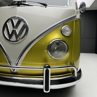 Check out this gorgeous 1975 Volkswagen Microbus Deluxe Samba 23 Window conversion. This beautiful b... (image 2)