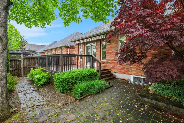 ELEGANT BUNGALOW LIVING ON PRIVATE COURT - 2+1 BED, 3 BATH in Houses for Sale in St. Catharines - Image 11