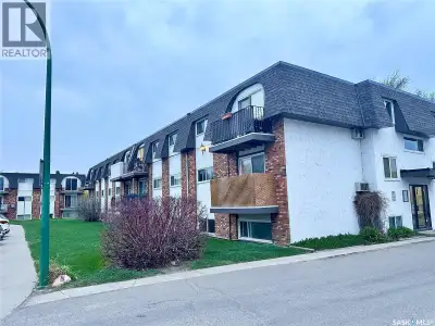 An excellent opportunity for first-time buyers or savvy investors! This well-maintained 2-bedroom co...
