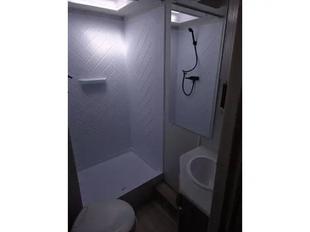 2025 Winnebago Access 18DBH in Travel Trailers & Campers in Penticton - Image 10