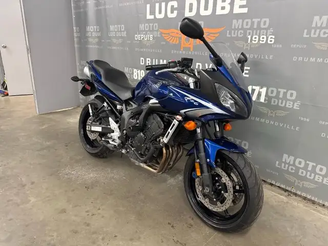 2009 Yamaha FZ6 in Sport Bikes in Drummondville - Image 3
