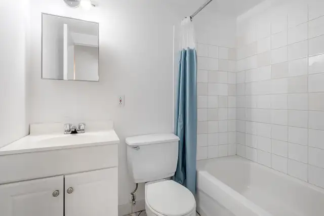 BEAU 3 1/2 Saint-Bruno – Rue paisible – Décembre in Long Term Rentals in Longueuil / South Shore - Image 8