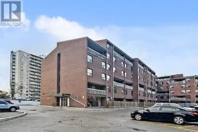 207 2ND AND 3RD FLOOR - 4064 LAWRENCE AVENUE E Toronto (West Hil