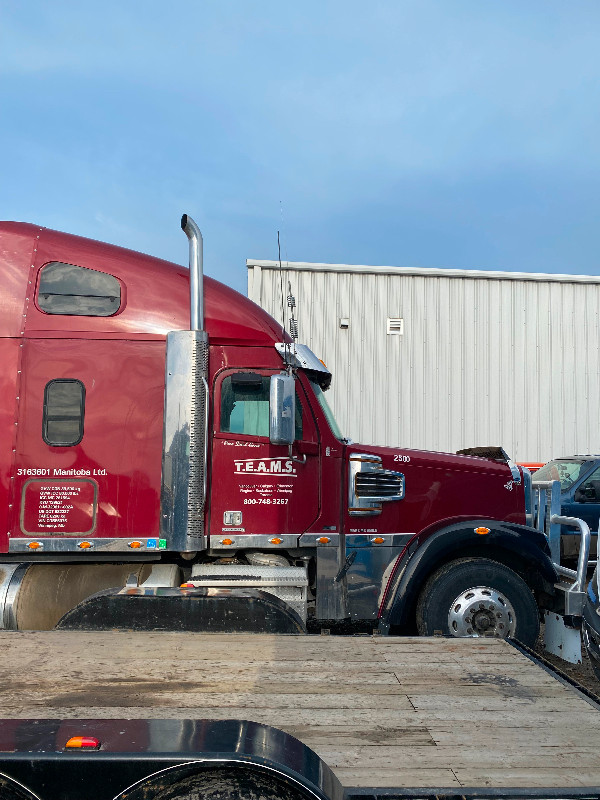 2012 Freightliner Coronado in Heavy Trucks in Lethbridge - Image 3