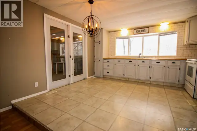 513-515 2nd AVENUE S Simmie, Saskatchewan in Houses for Sale in Swift Current - Image 5