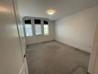 Orillia, 4-Bedroom Upper-Level Unit, with utilities included