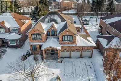 Welcome to this beautifully appointed home in a highly desirable, family-friendly neighbourhood clos...