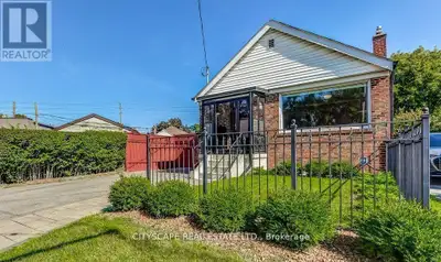 MAIN - 61 DANFORTH ROAD Toronto (Oakridge), Ontario