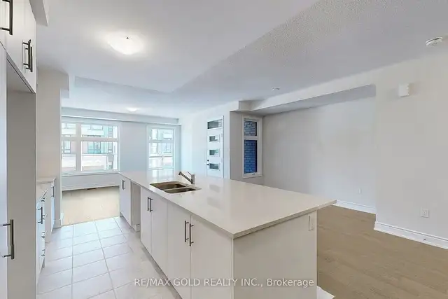FREEHOLD NO FEE brand-new townhouse in Houses for Sale in Oakville / Halton Region - Image 7