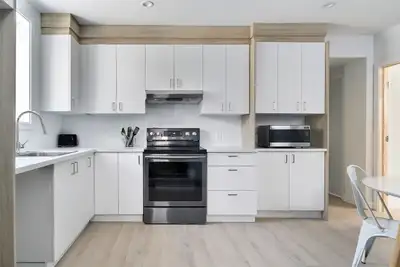 418-655-8281 À voir au 7683 de Grandpuits, chambre #4, superbe belle chambre à louer dans une constr...