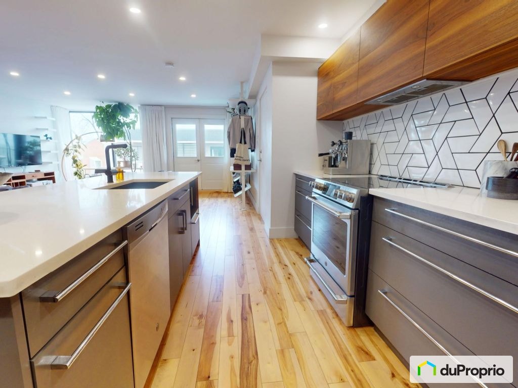 $562,000 - Condominium in Mercier / Hochelaga / Maisonneuve — photo 1