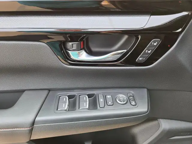 2026 Honda CR-V Hybrid Touring **HEATED LEATHER TRIMMED SEATS... in Cars & Trucks in Grande Prairie - Image 9