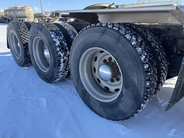 2014 KENWORTH T800 in Heavy Trucks in Saskatoon - Image 25