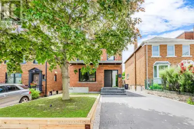 1836 BATHURST STREET Toronto (Humewood-Cedarvale), Ontario
