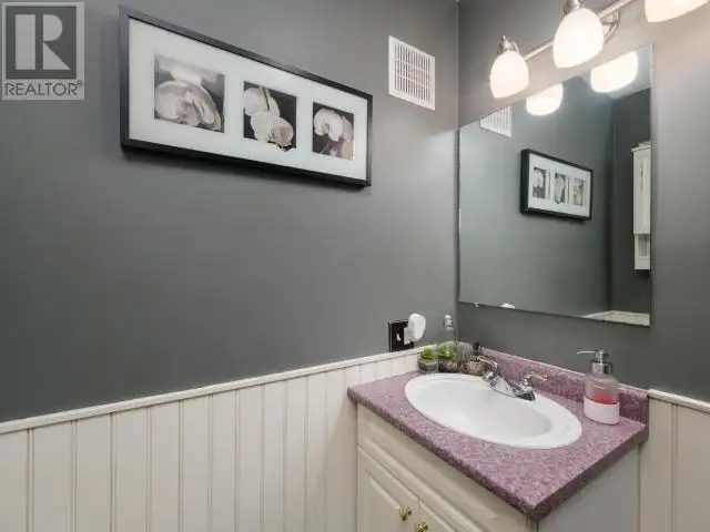 2001 CENTENNIAL STREET Whitehorse, Yukon in Houses for Sale in Whitehorse - Image 11