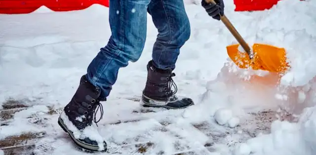 SNOW REMOVAL SERVICE / 416 998 5227