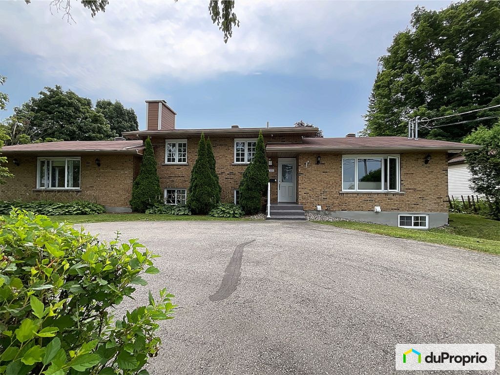 $749,000 - Split Level for sale in Salaberry-De-Valleyfield — photo 1