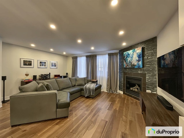 $484,900 - Condominium for sale in Chomedey — photo 1