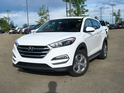 This Hyundai Tucson boasts a Regular Unleaded I-4 2.0 L/122 engine powering this Automatic transmiss...