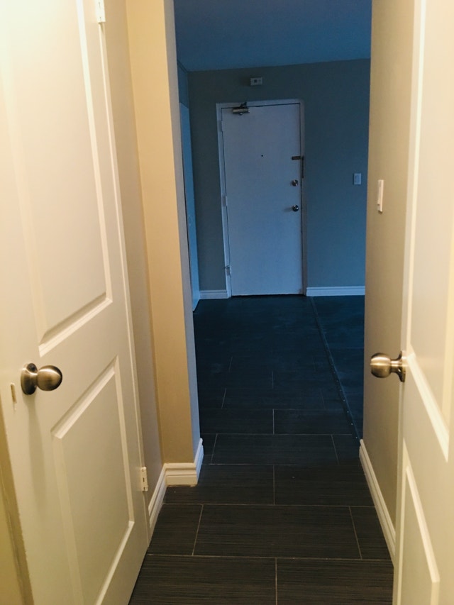 FULLY RENO 1 BDRM APARTMENT CLOSE TO ERB & WESTMOUNT Long Term