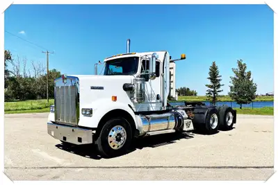 2018 Kenworth W900 6x4 Daycab Truck Tractor REBUILT ENGINE! Cummins X15 diesel engine, 500hp, 719,81...