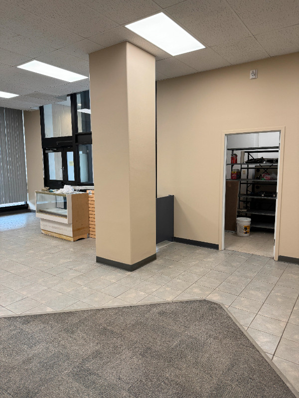 commercial office or retail store space in Commercial & Office Space for Rent in Thunder Bay - Image 2