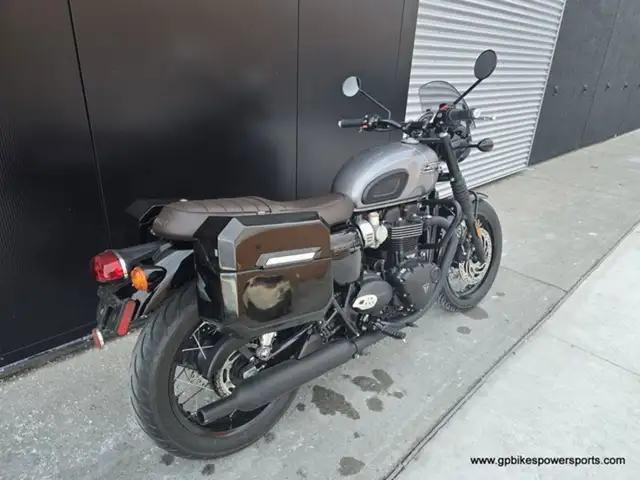 2025 Triumph Bonneville T120 Black Graphite / Matte Graphite in Street, Cruisers & Choppers in Oshawa / Durham Region - Image 4