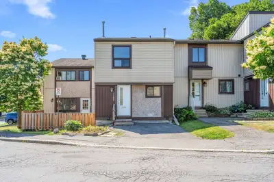 First some buyers/ investors delight! Spacious 3+1 bedroom home ready for your move! This beautiful...