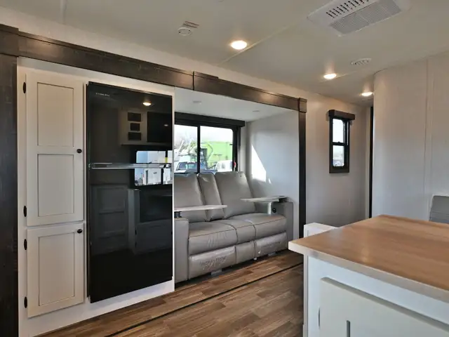 2024 Range Lite 233ML in Travel Trailers & Campers in St. Albert - Image 9