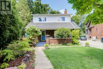 Welcome to 10 King Street Crescent, a beautifully preserved home tucked away on a quiet, family-frie...