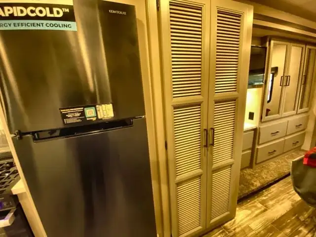 2025 Thor Motor Coach Hurricane 34R in RVs & Motorhomes in Bedford - Image 32