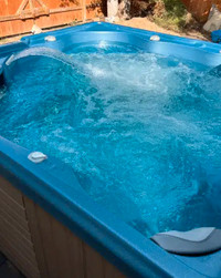 Refurbished Hot Tubs For Sale in Warman