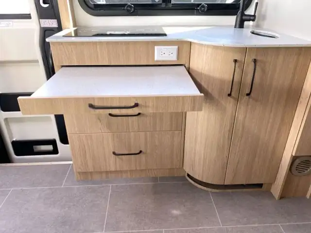 2026 Leisure Travel Unity U24CB in RVs & Motorhomes in Bedford - Image 15