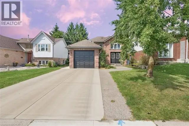 150 BANKSIDE Drive Kitchener, Ontario in Houses for Sale in Kitchener / Waterloo - Image 2