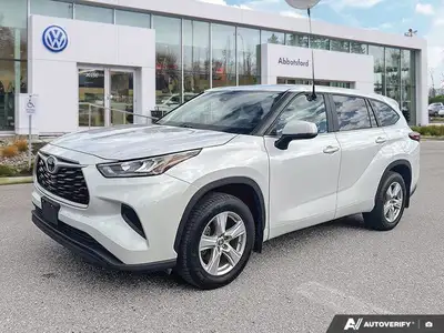 This Toyota Highlander delivers a Intercooled Turbo Regular Unleaded I-4 2.4 L/146 engine powering t...