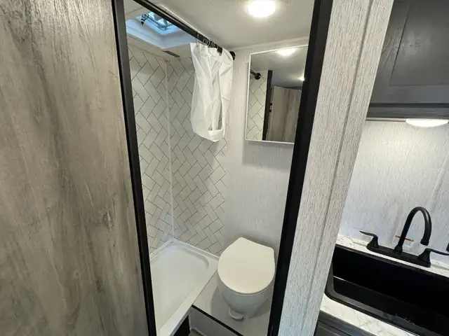 2026 ,Sun Lite,Sunset Park RV 13BD LTD in Travel Trailers & Campers in Kamloops - Image 17