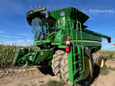 Welcome to Crossroads Equipment Serial: 1H0S680STC0745790 Categorized Under: Combines Specifications...