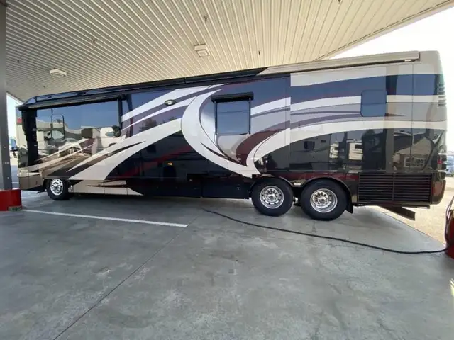 2014 Newmar Mountain Aire 4369 in RVs & Motorhomes in Abbotsford - Image 7