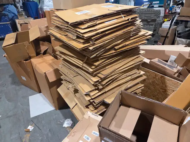 Cardboard free wood,  packing materials free indoor stored foam in Free Stuff in Mississauga / Peel Region - Image 3