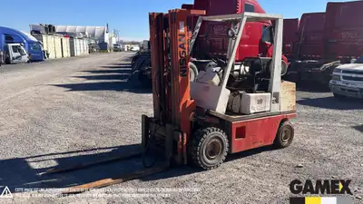 Heavy truck / Camion lourd - # STOCK: GX-32064 1995 NISSAN APH02A25V CHARIOT ÉLÉVATEUR ( FEU DE MOTE...