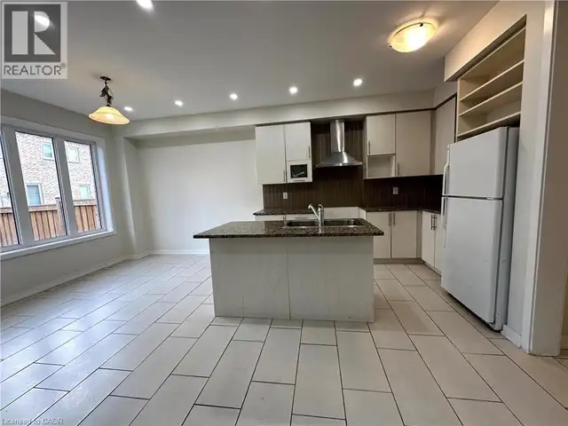 7 ABERCROMBIE Crescent Brampton, Ontario in Long Term Rentals in Mississauga / Peel Region - Image 7