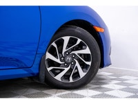 La Honda Civic SE 2018 est une voiture compacte réputée pour sa fiabilité, son économie de carburant... (image 3)
