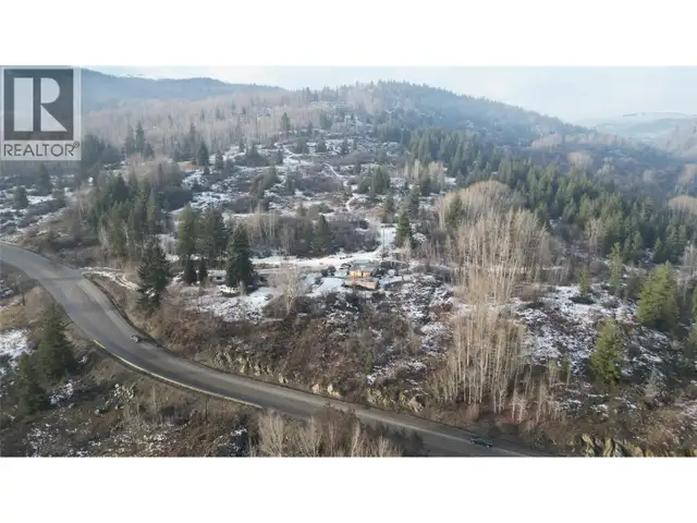 1381 3B Highway Warfield, British Columbia in Houses for Sale in Nelson - Image 7