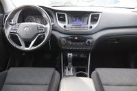 Ready to command the road? Experience the ultimate driving machine. The TUCSON LIMITED AWD. A perfec... (image 9)