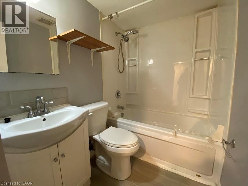 192 ALLEN Street E Unit# 1 Waterloo, Ontario 5