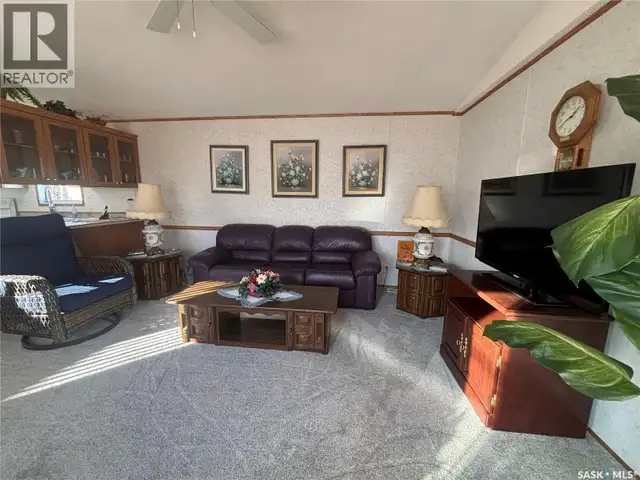 33 Cypress Mobile Home PARK Maple Creek, Saskatchewan in Houses for Sale in Swift Current - Image 11