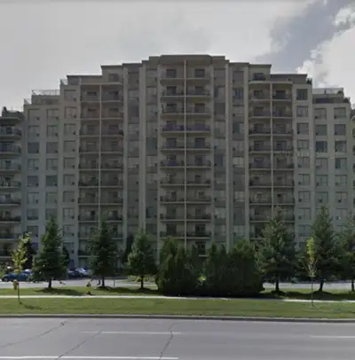 1 BED PLUS DEN 1 BATH - 1985 RICHMOND ST N - 1995/MTH AUGUST 1
